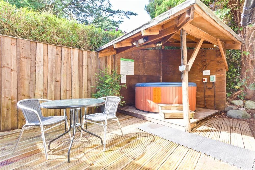 Вилла Bridge House With Private Hot Tub, Конистон Экстерьер фото